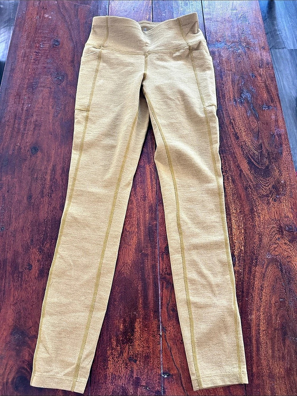 IbeX Leggings in Gold Size Small